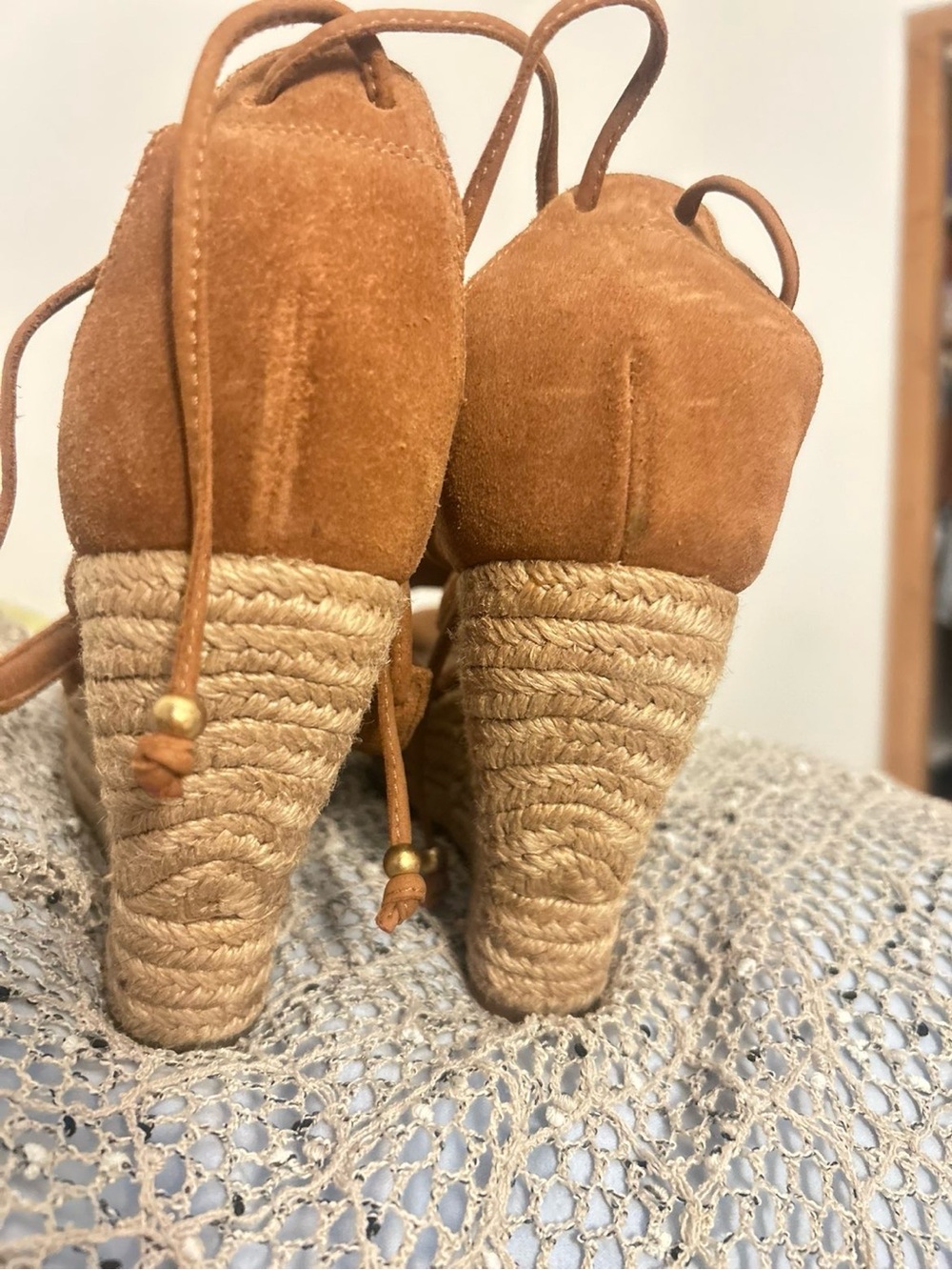 UGG Women's Regan Chestnut Suede Lace-Up Open-Toe Wedge Sandals - Picture 4 of 4